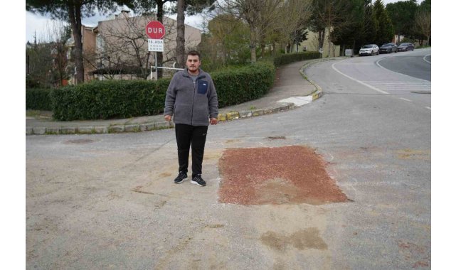 SEDAŞ'ın kazdığı çukura belediye aracı düştü