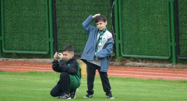 Serdar Dursun'dan minik taraftara jest