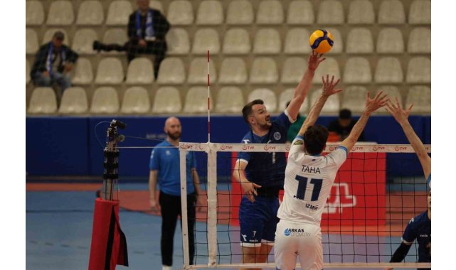 TVF Erkekler Voleybol 1. Ligi Yarı Finali: Kocaeli Büyükşehir Belediye Kağıtspor: 4 - Arkasspor: 1
