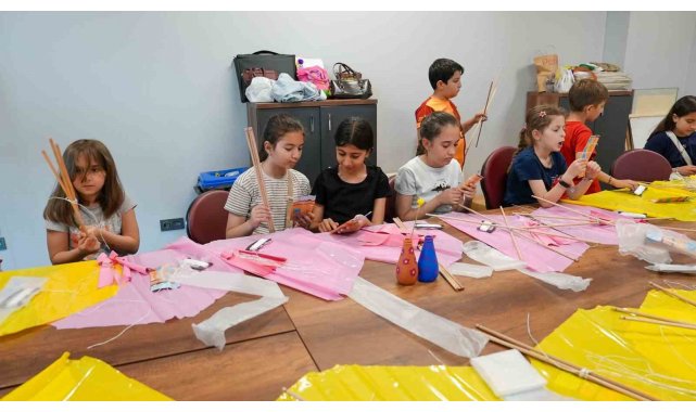 Başiskele'de her yaştan vatandaşa yönelik kurs ve atölyelere yoğun ilgi