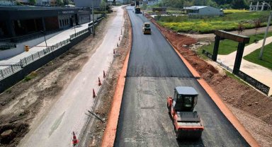 Başiskele'de Hoca Ahmet Yesevi Caddesi 2x2 şeritli hale getiriliyor