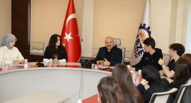 GENÇLERLE BULUŞAN BÜYÜKGÖZ: “ŞEHRİN GELECEĞİNİ ORTAK AKILLA İNŞA EDECEĞİZ”
