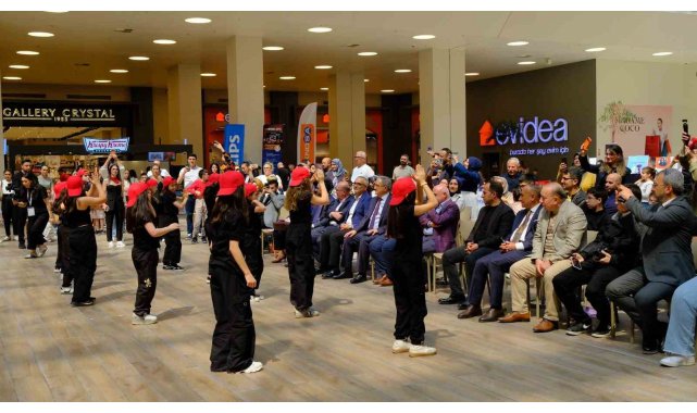 Kansere karşı sesler yükseldi: Sağlık, eğitim ve sanat tek çatı altında buluştu