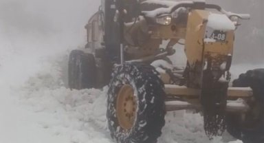 Kartepe'de bahar ayında kar ve buzlanma mesaisi