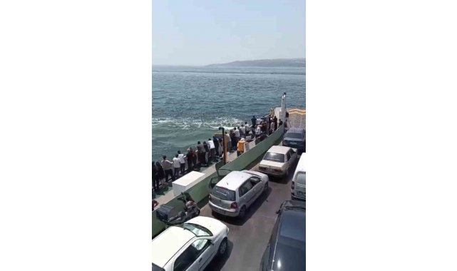 Feribottan denize düşen kişiye büfe çalışanından hayat kurtaran müdahale