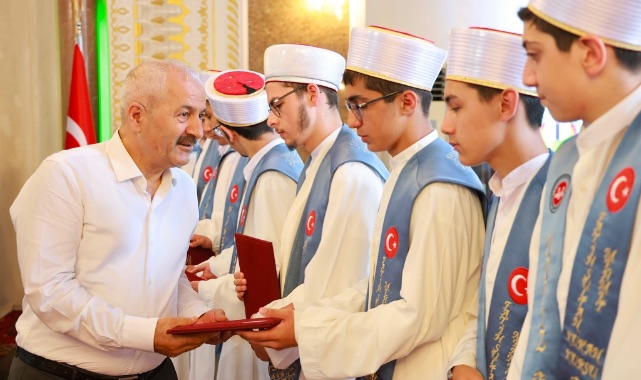 GEBZE'DE GURUR GÜNÜ! HAFIZLAR İCAZETLERİNİ ALDI, SALONDA DUYGU DOLU ANLAR YAŞANDI