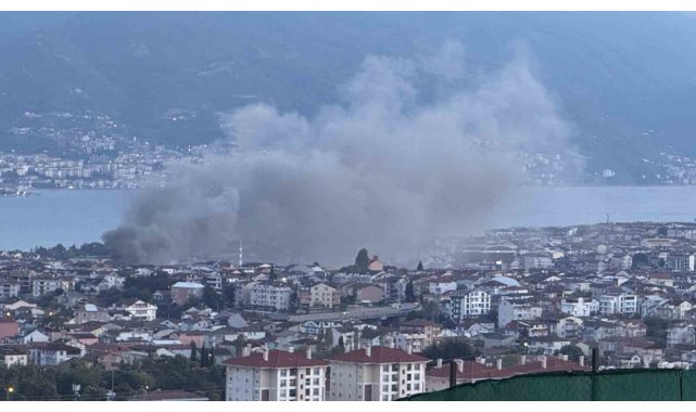 Gecekonduda çıkan yangın mahalleliyi sokağa döktü: Kundaklama şüphesi araştırılıyor