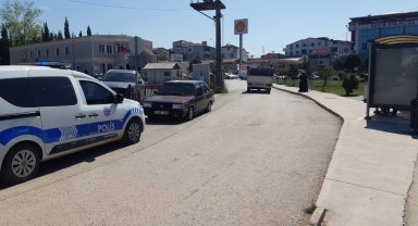 Hastane önünde tartıştığı kadını bıçakladı
