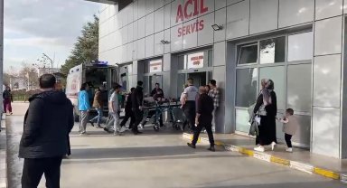 İskeleden düşen 2 işçi yaralandı