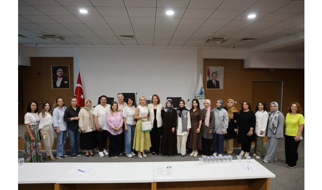 Kartepe'de belediye çalışanlarına stresle başa çıkma yöntemleri anlatıldı