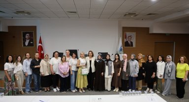 Kartepe'de belediye çalışanlarına stresle başa çıkma yöntemleri anlatıldı