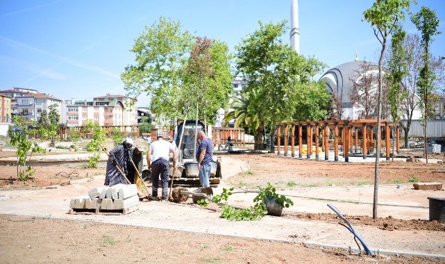 Düne kadar Büyükşehir’i yok sayanlar, bugün hakkını teslim ediyor.; Kent Meydanı'nda buluşmaya çok az kaldı