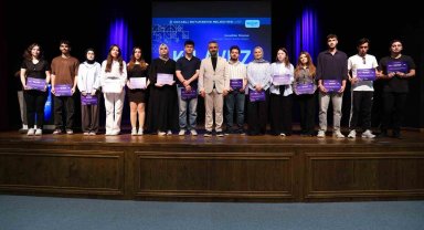 Kılavuz Kariyer'de 358 öğrenci sertifika aldı