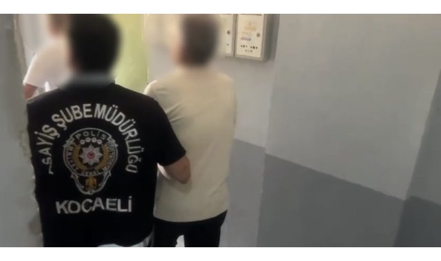 Kocaeli polisinin aradığı 8 yıllık firari İzmir'de yakalandı