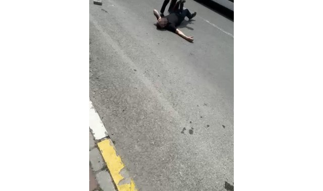 Kocaeli'de adliye önünde silahlı saldırıya uğrayan kişi yaralandı