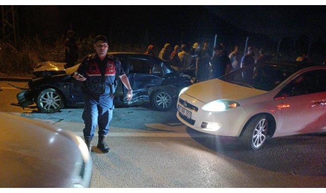 Kocaeli'de direğe çarpan otomobile arkadan gelen başka bir araç çarptı: 1 ölü