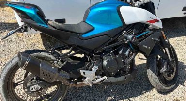 Kocaeli'de "dur" ihtarına uymayan motosikletli polise çarptı