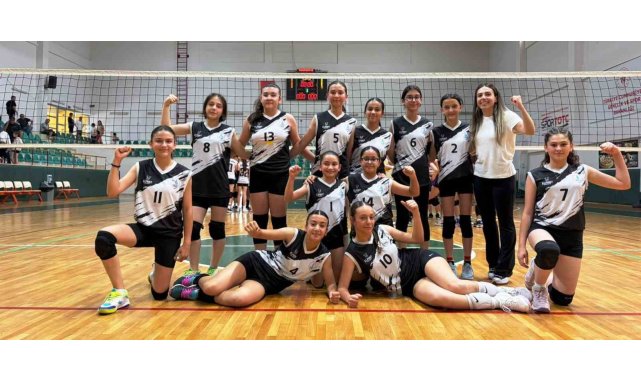 Körfez Gençlerbirliği midi kızları namağlup şampiyon oldu