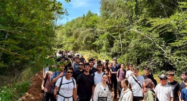 Körfez'de gençler doğa yürüyüşünde buluştu