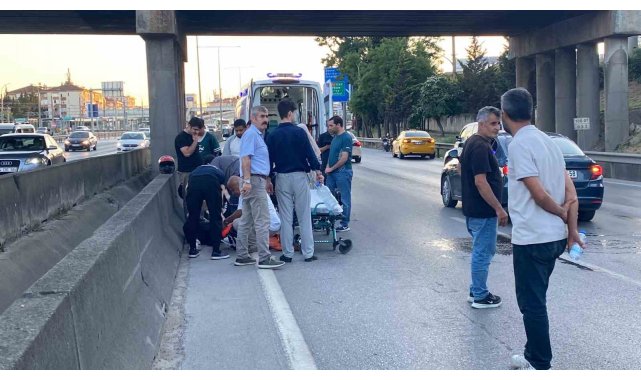 Motosiklet otomobile çarptı: Sürücü ağır yaralandı