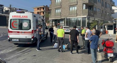 Otomobil ile çarpışan motosikletteki 2 kişi yaralandı