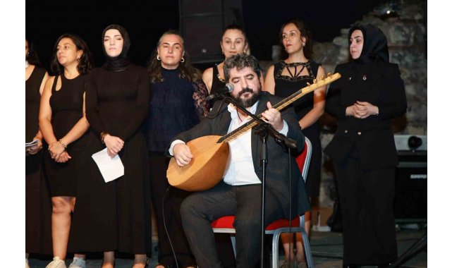 Eskihisar Kalesi'nde kültür sanat akşamları coşkusu