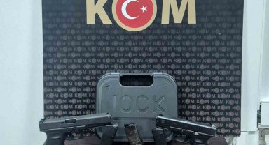Gebze'de ruhsatsız silah ve change araç operasyonu