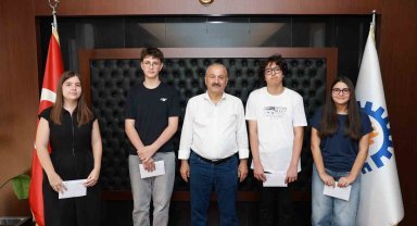 Gebze'den 4 öğrenci LGS'de 500 tam puan aldı