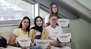 Gençler 4 günlük kampta esnaflığı ve sosyal sorumluluğu deneyimledi