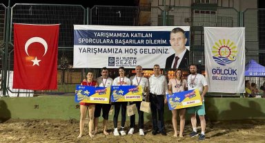 Gölcük'te 304 minik sporcunun plaj voleybolu heyecanı