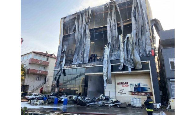 Kocaeli'de 7 kişinin öldüğü fabrika yangını davasında telefon şifreleri krizi
