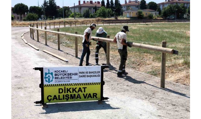 Kocaeli'de Gölcük Rahvan At Tesisi yarışlar öncesi bakıma alındı