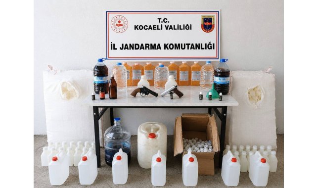 Kocaeli'de kaçakçılık operasyonu: 1 milyon 350 bin liralık kaçak ürün ele geçirildi