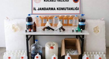 Kocaeli'de kaçakçılık operasyonu: 1 milyon 350 bin liralık kaçak ürün ele geçirildi