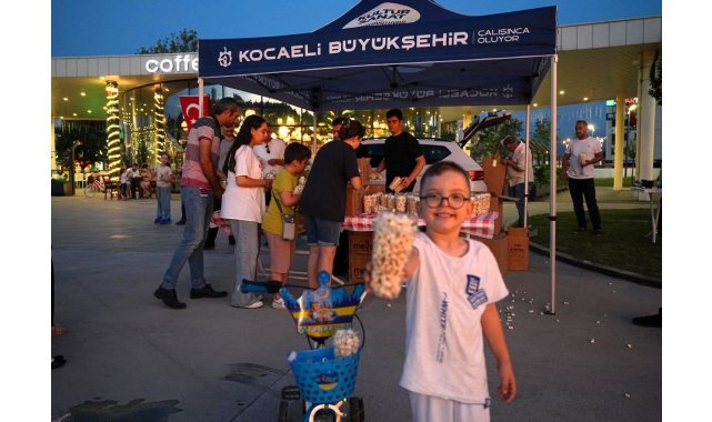 Kocaeli'de yaz akşamları müzik ve sinema rüzgarıyla renklendi