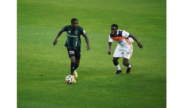 Kocaelispor, Show ile 3 yıllık sözleşme imzaladı