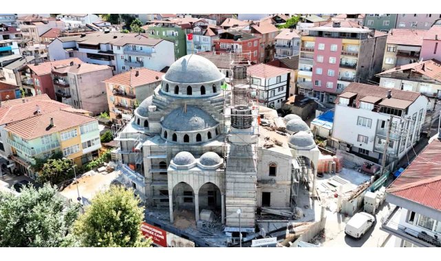 Kuruçeşme Merkez Cami gün sayıyor