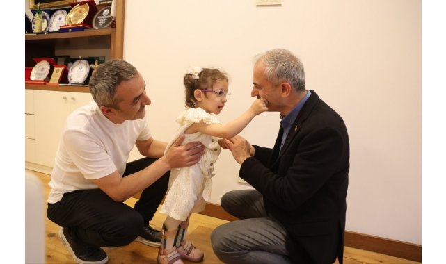 Minik Lina'nın tedavi yolculuğuna destek