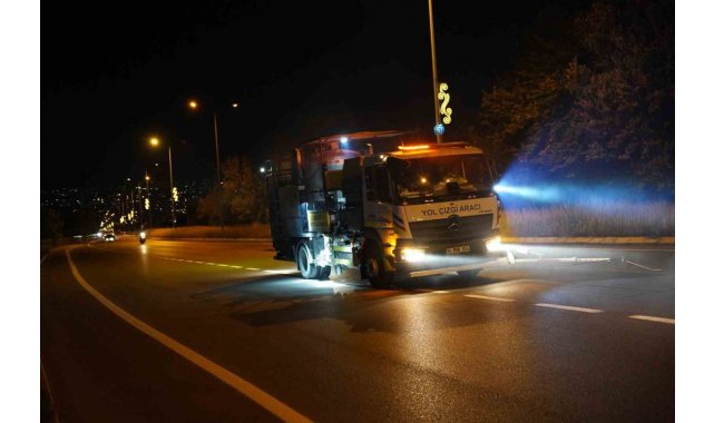 Reflektif yol çizgileriyle sürüş güvenliği artırıldı