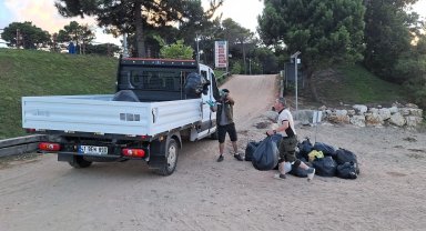 Tatilcilerin akınına uğrayan Kandıra'da 387 ton atık toplandı