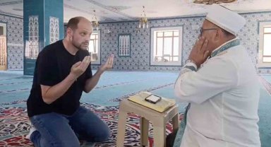 Türk bayraklı nişanın ardından Alman damat Müslüman oldu