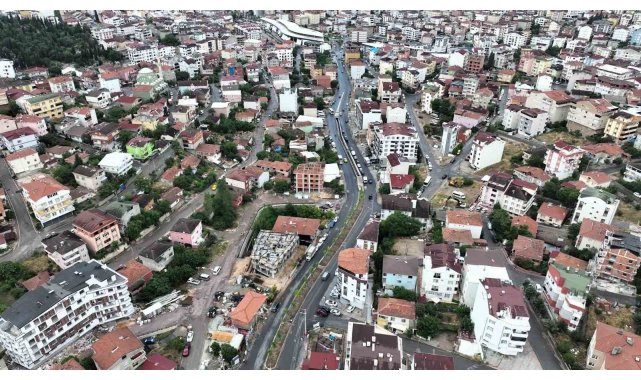 Uğur Mumcu Caddesi modern kimliğine kavuşuyor